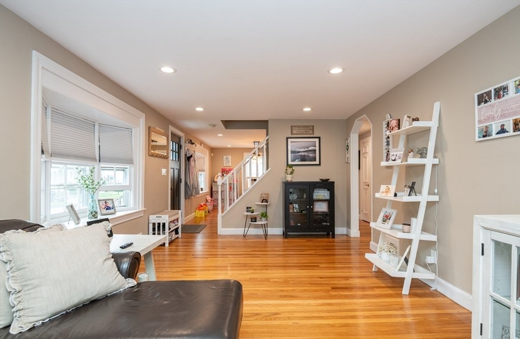 House in Peabody, Massachusetts, United States 3 - 18147097