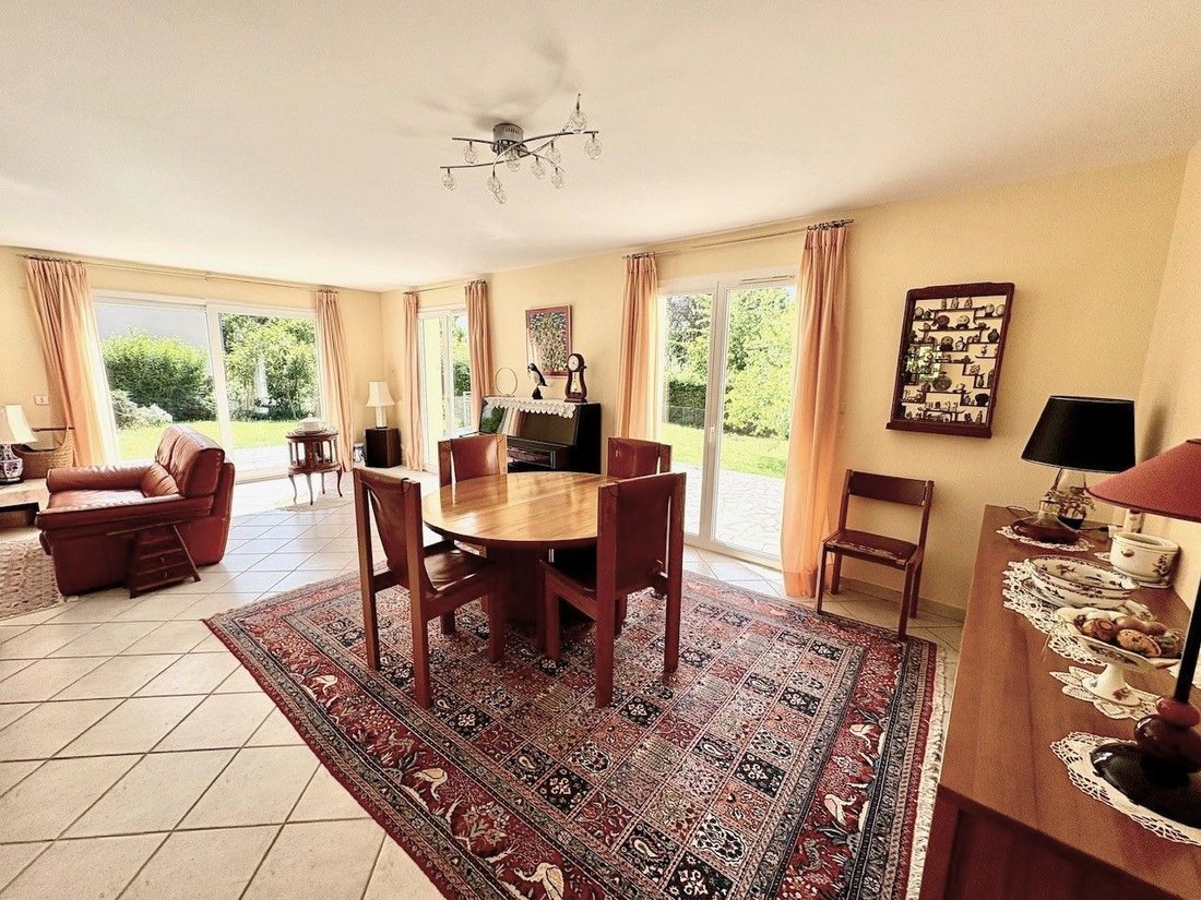 House in Marly-le-Roi, Ile-de-France, France 2 - 18148862