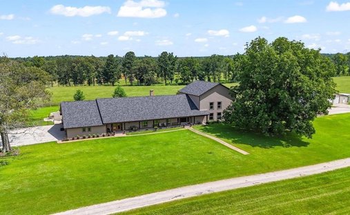 Farm Ranch in Overton, Texas, United States 1