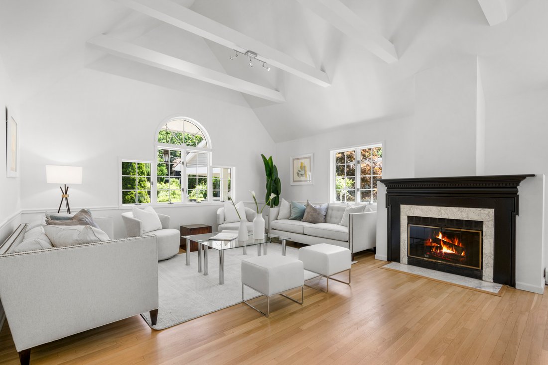 House in White Plains, New York, United States 2 - 18150931