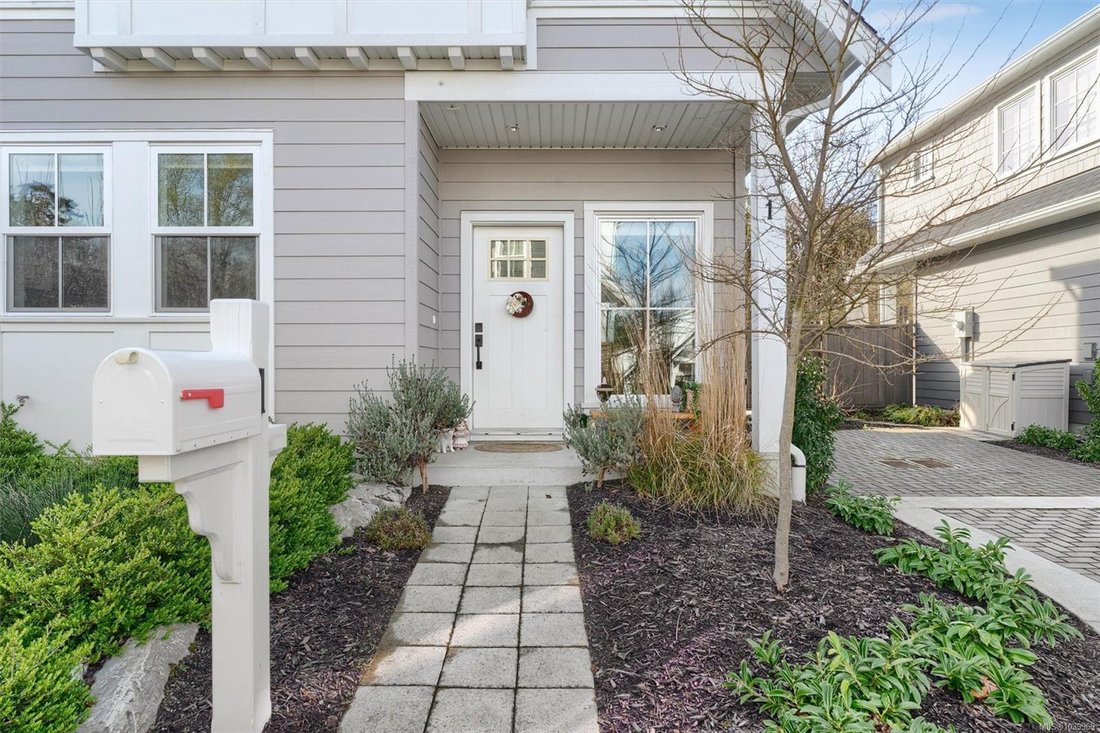 House in Victoria, British Columbia, Canada 4 - 18149708
