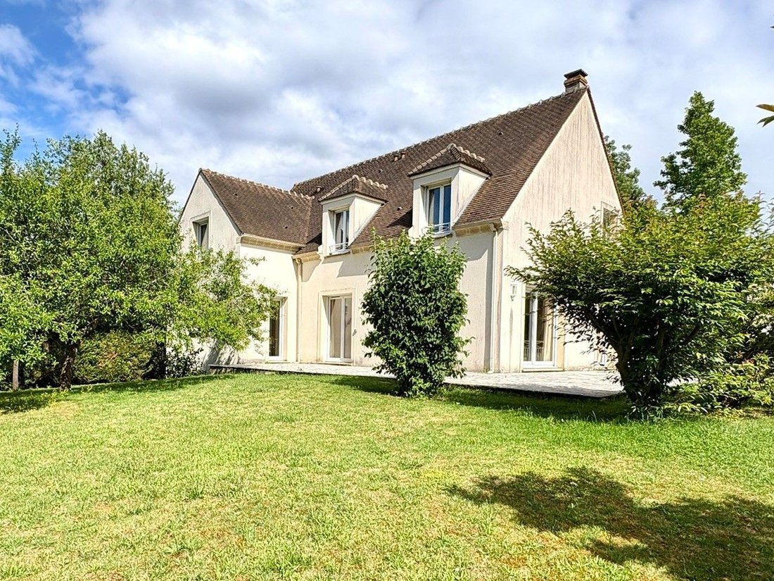 House in Marly-le-Roi, Ile-de-France, France 1 - 18148862