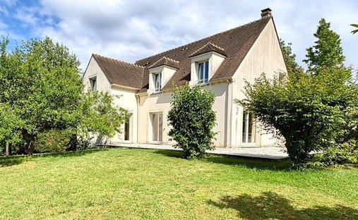 House in Marly-le-Roi, Ile-de-France, France 1