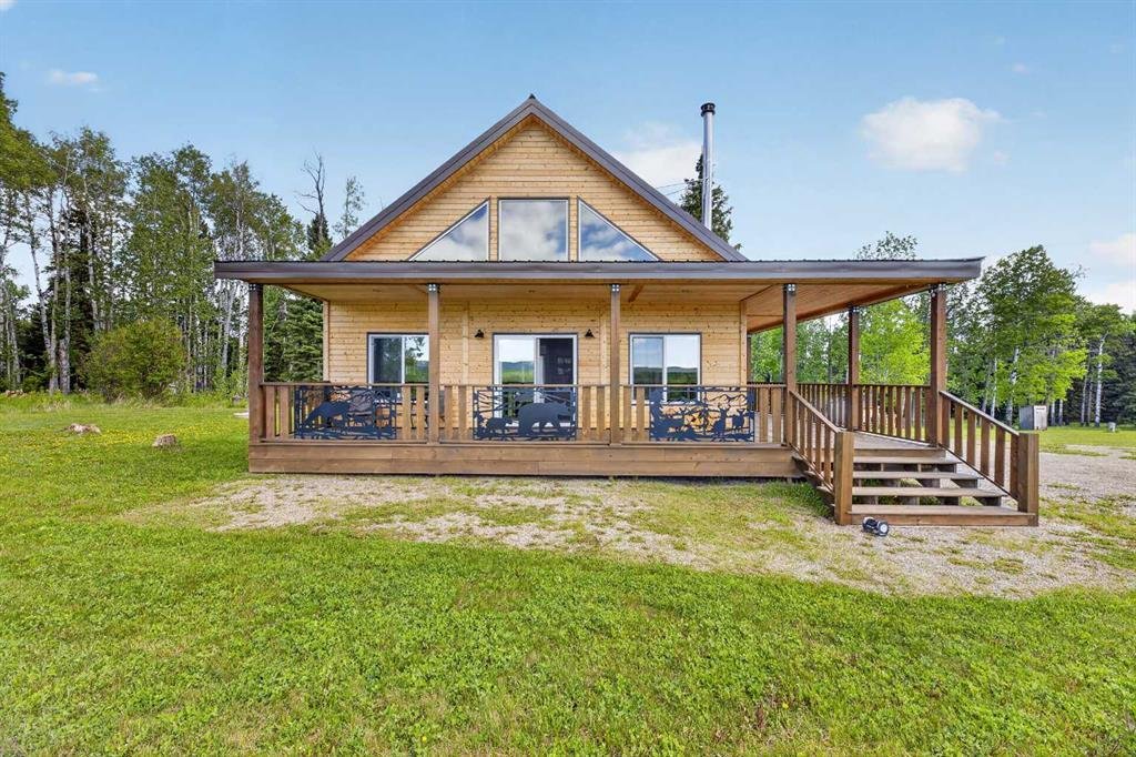 House in Sundre, Alberta, Canada 2 - 18151135