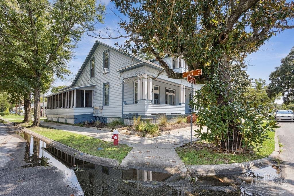 Pensacola, Florida, United States 3 - 18147801