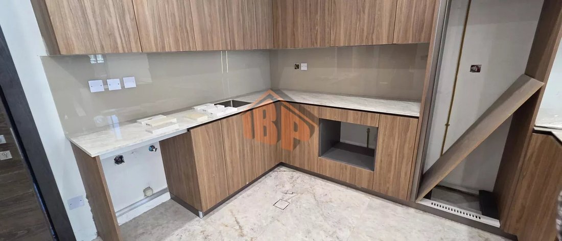 Apartment in Dubai, United Arab Emirates 5 - 18146532
