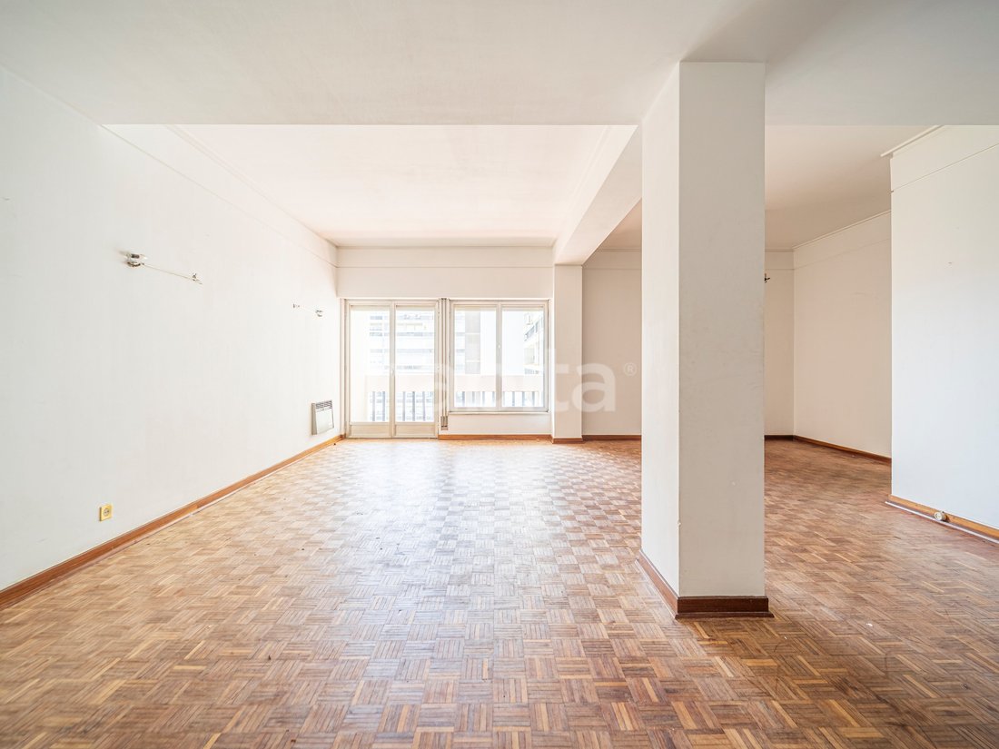Apartment in Alvalade, Lisbon, Portugal 1 - 18147044