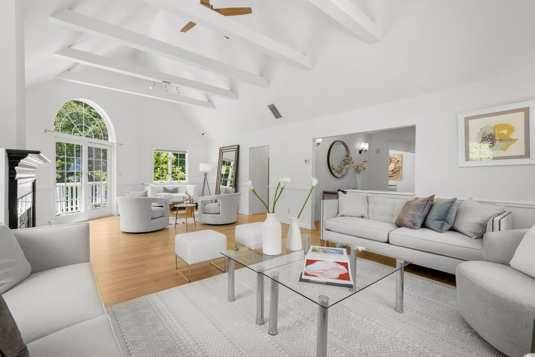 House in White Plains, New York, United States 5 - 18150931