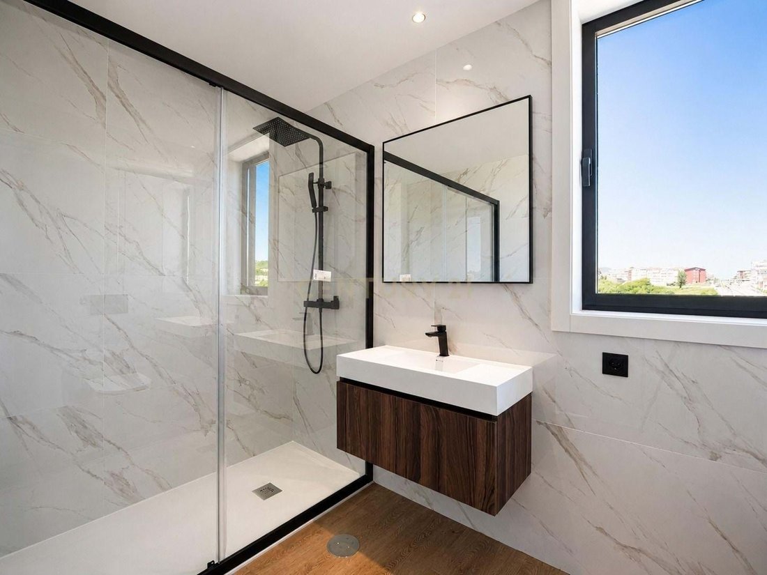 Apartment in Fanzeres e Sao Pedro da Cova, Porto District, Portugal 3 - 18129930
