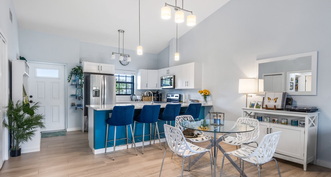 Apartment in West Bay, West Bay, Cayman Islands 3 - 18148153