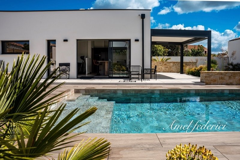 Villa in Saint Gilles Sud, Saint-Gilles-Croix-de-Vie, France 1 - 18146588