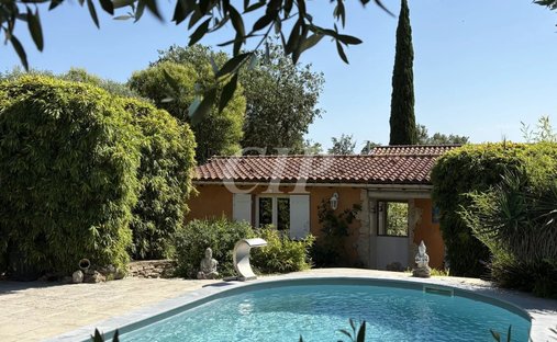 Villa in Villelaure, Provence-Alpes-Côte d'Azur, France 1