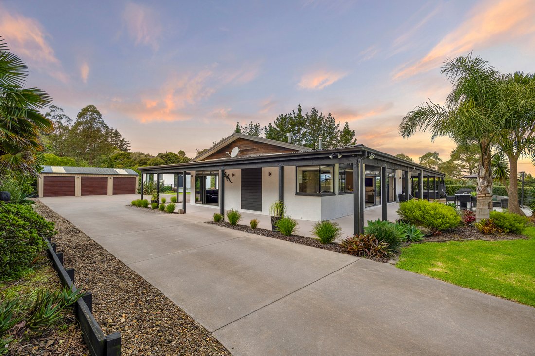 House in Kumeu, Auckland, New Zealand 5 - 18147331