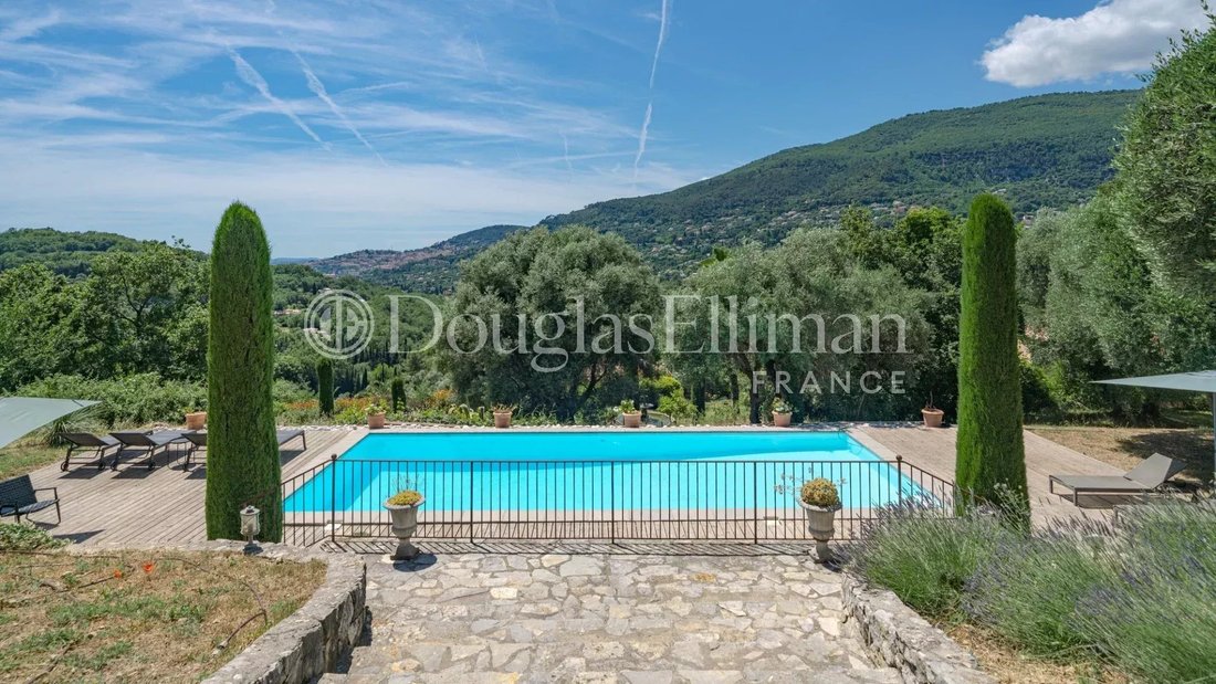 Villa in Châteauneuf-Grasse, Provence-Alpes-Côte d'Azur, France 3 - 16255286