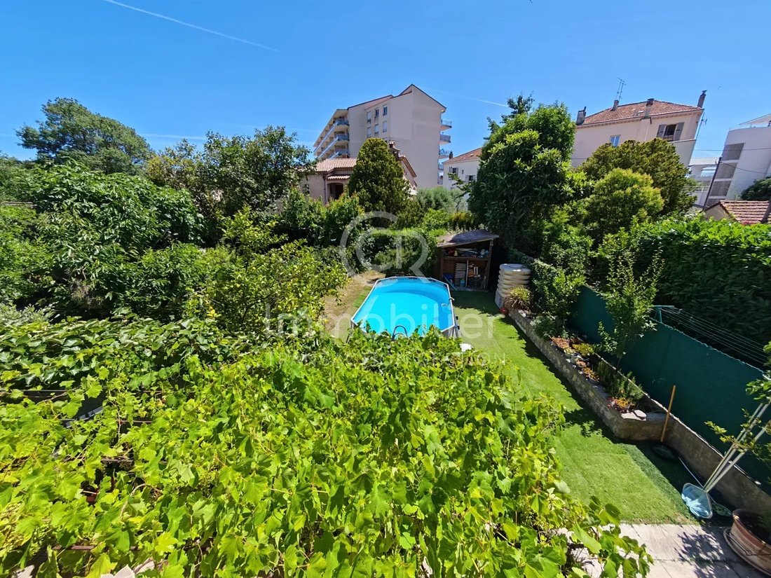 Villa in Font de Veyre, Cannes, France 2 - 15390939