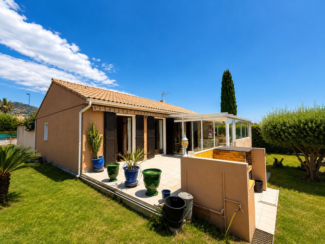 House in Nord Est, Bormes-les-Mimosas, France 2 - 18148351