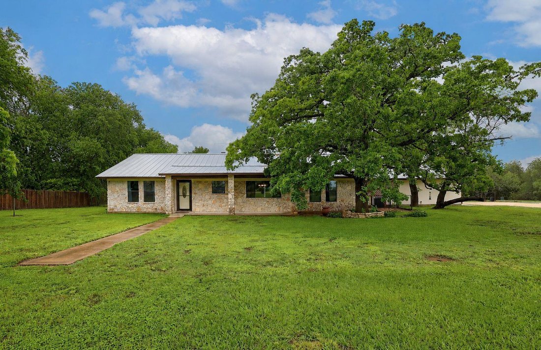 House in Bastrop, Texas, United States 5 - 17799354