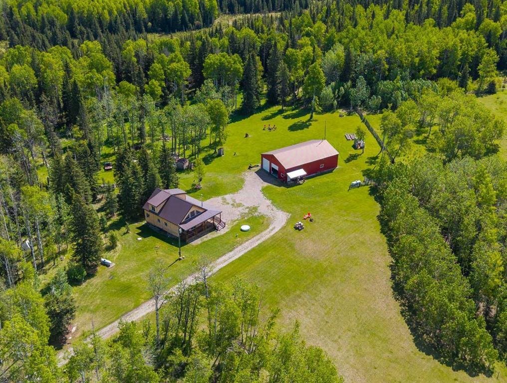 House in Sundre, Alberta, Canada 1 - 18151135