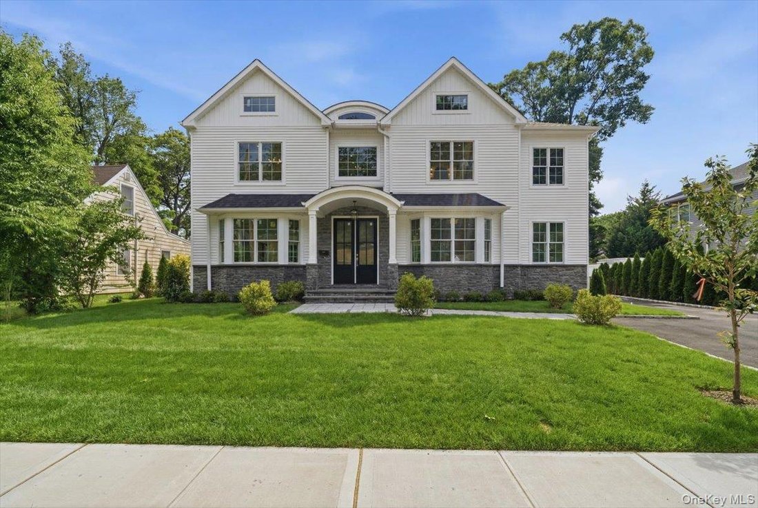 House in Port Washington, New York, United States 1 - 18148080