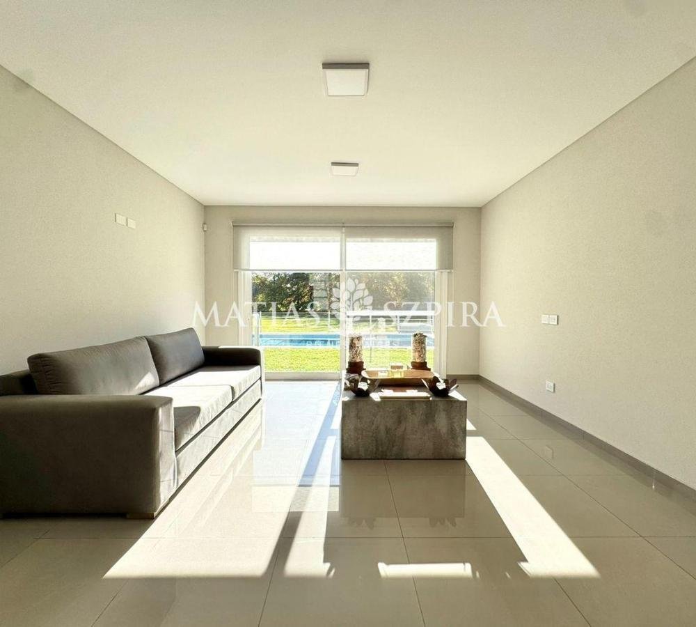 House in Luján, Buenos Aires Province, Argentina 2 - 18150263