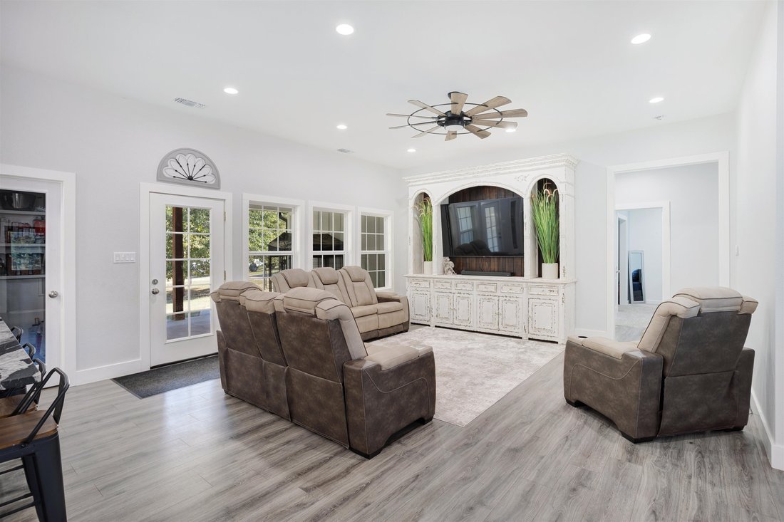 House in Pittsburg, Texas, United States 5 - 18148264