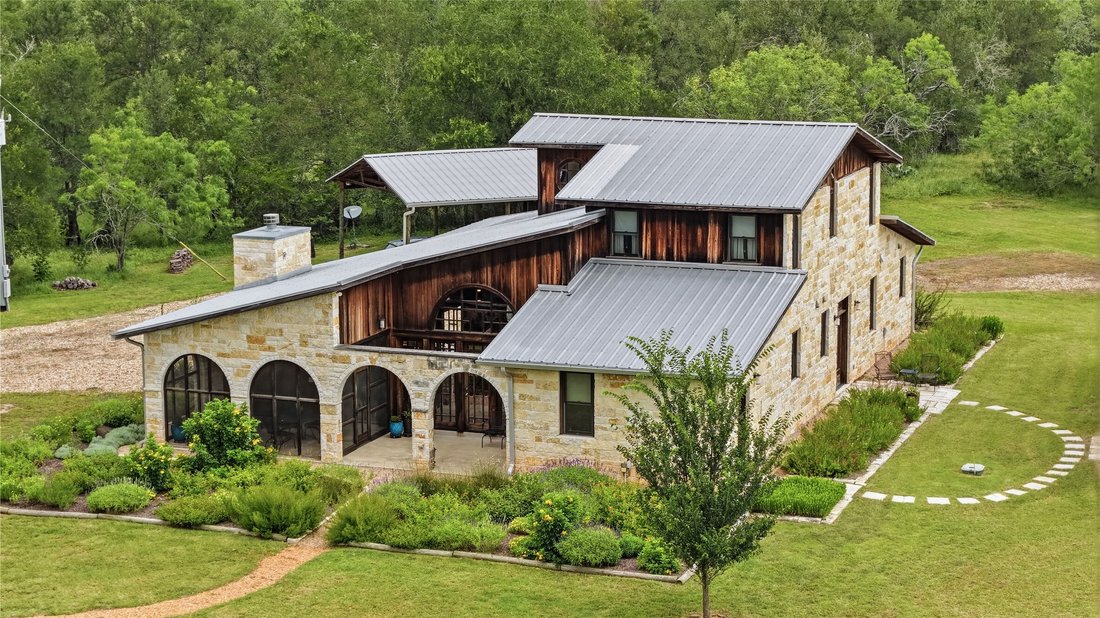 Farm Ranch in Red Rock, Texas, United States 1 - 18145041
