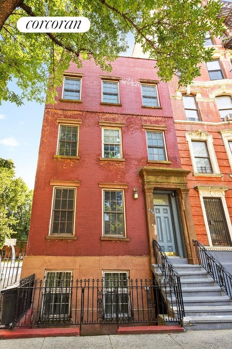 House in New York, New York, United States 1 - 18147054