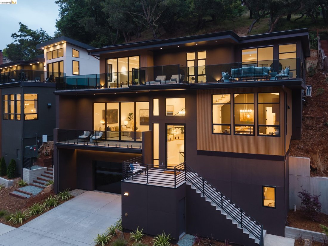 House in Oakland, California, United States 3 - 18147164