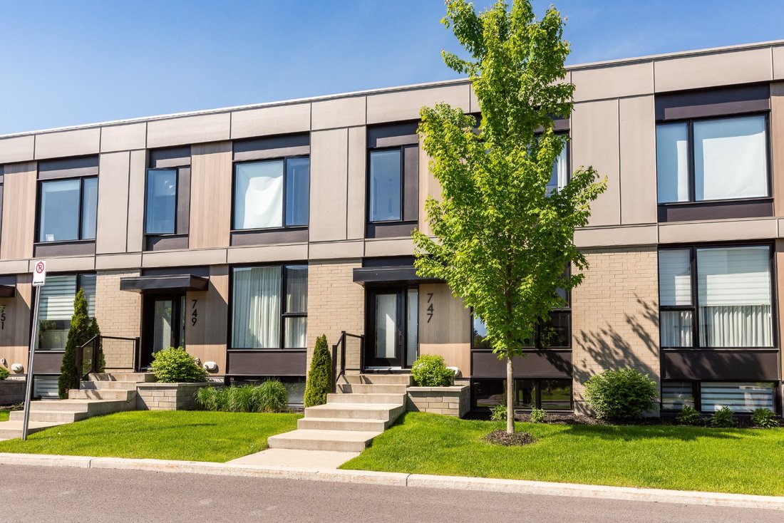 House in Sainte-Julie, Quebec, Canada 2 - 17140583