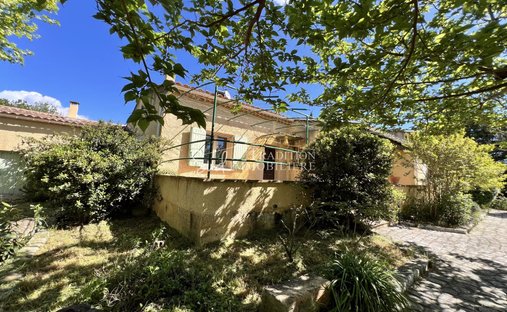 Villa in Maussane-les-Alpilles, Provence-Alpes-Côte d'Azur, France 1