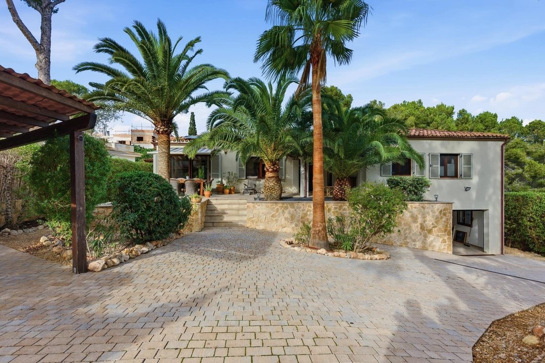 Villa in Rotes Velles, Calvia, Balearic Islands 1 - 18147083
