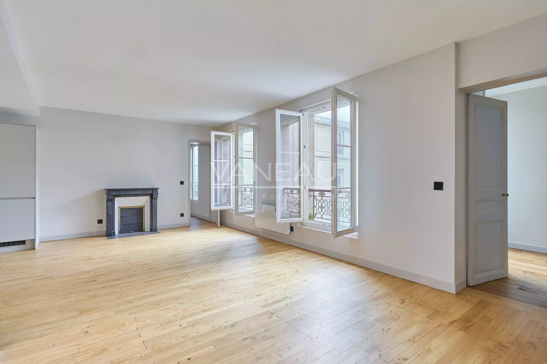 Apartment in Invalides, Paris 7e Arrondissement, Paris 3 - 18146780