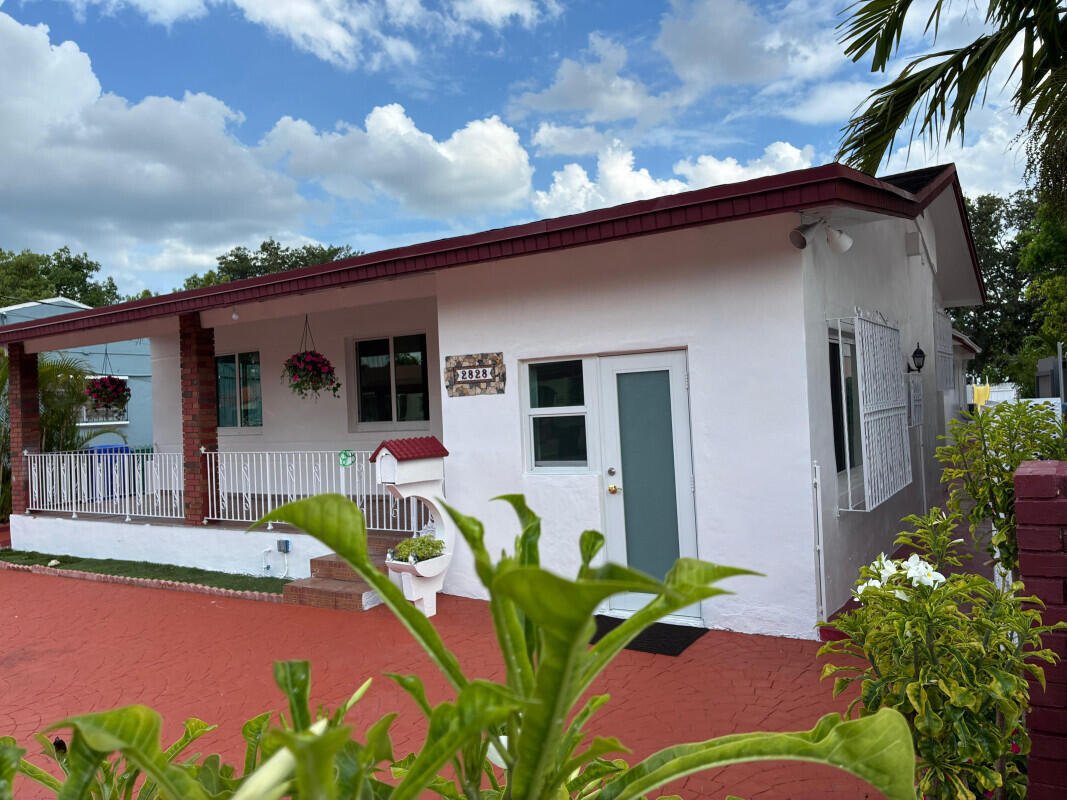 House in Miami, Florida, United States 1 - 18145556