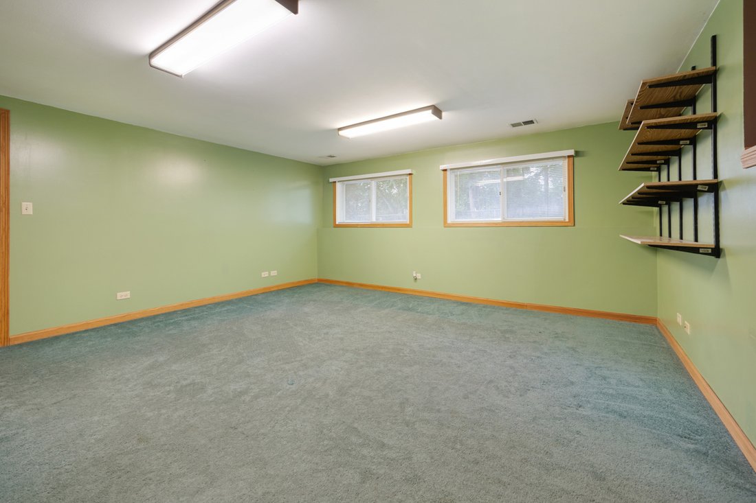House in Elk Grove Village, Illinois, United States 5 - 18145175