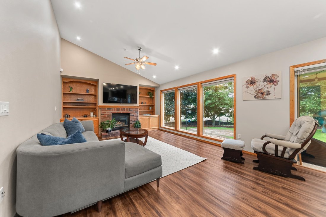 House in Nine Mile Falls, Washington, United States 4 - 18145447