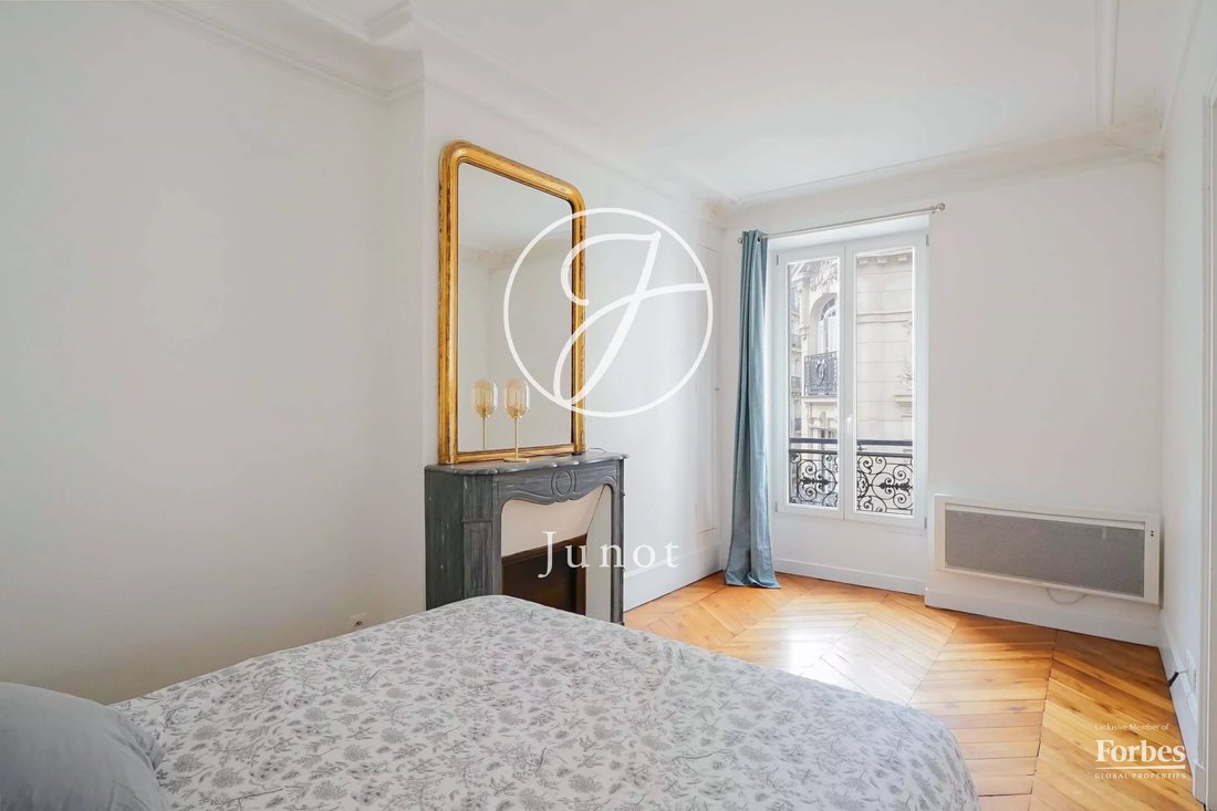 Apartment in Courcelles-Wagram, Paris 17e Arrondissement, Paris 2 - 17757228