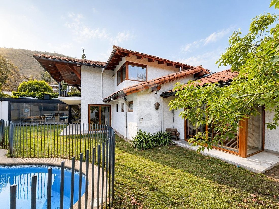 House in Lo Barnechea, Santiago Metropolitan Region, Chile 2 - 18145984