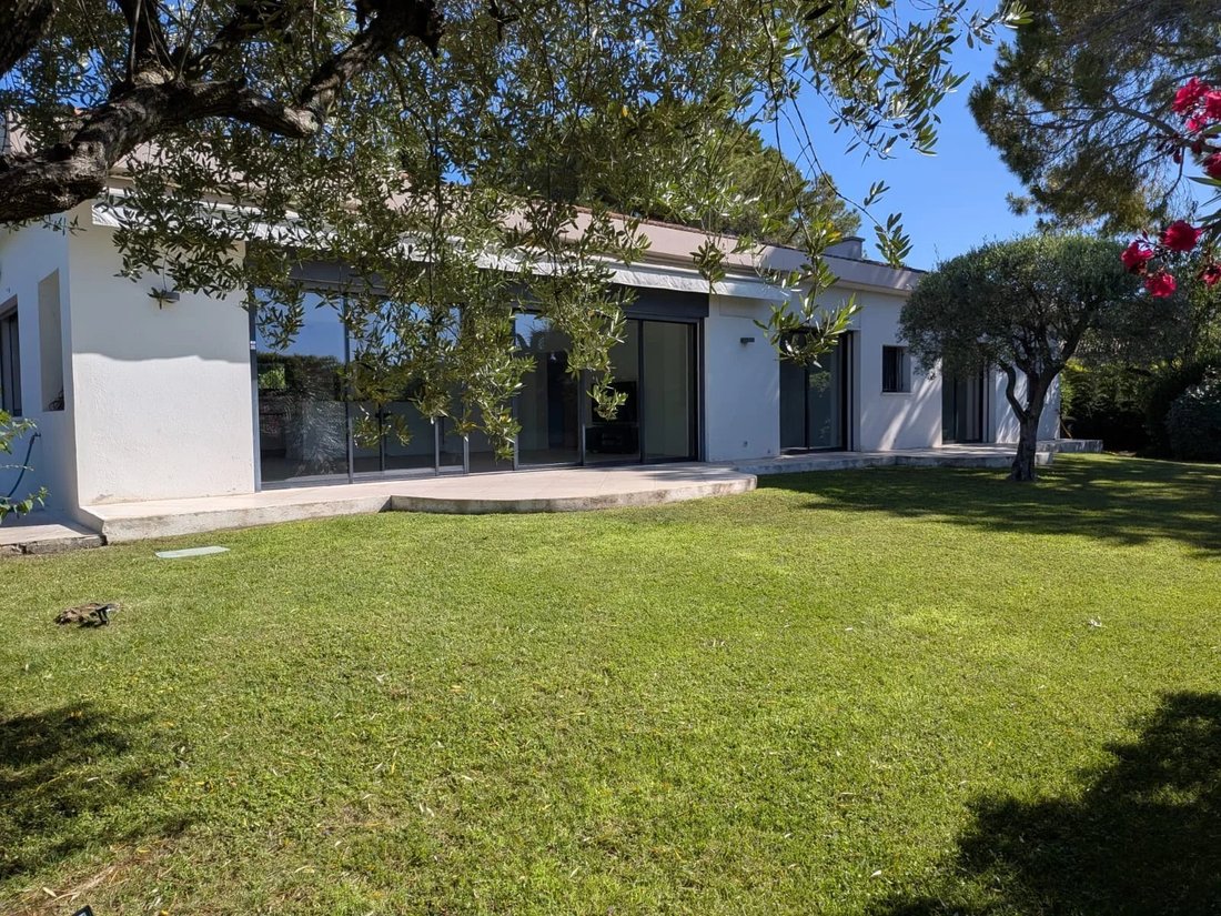 Villa in Mougins, Provence-Alpes-Côte d'Azur, France 3 - 16262072