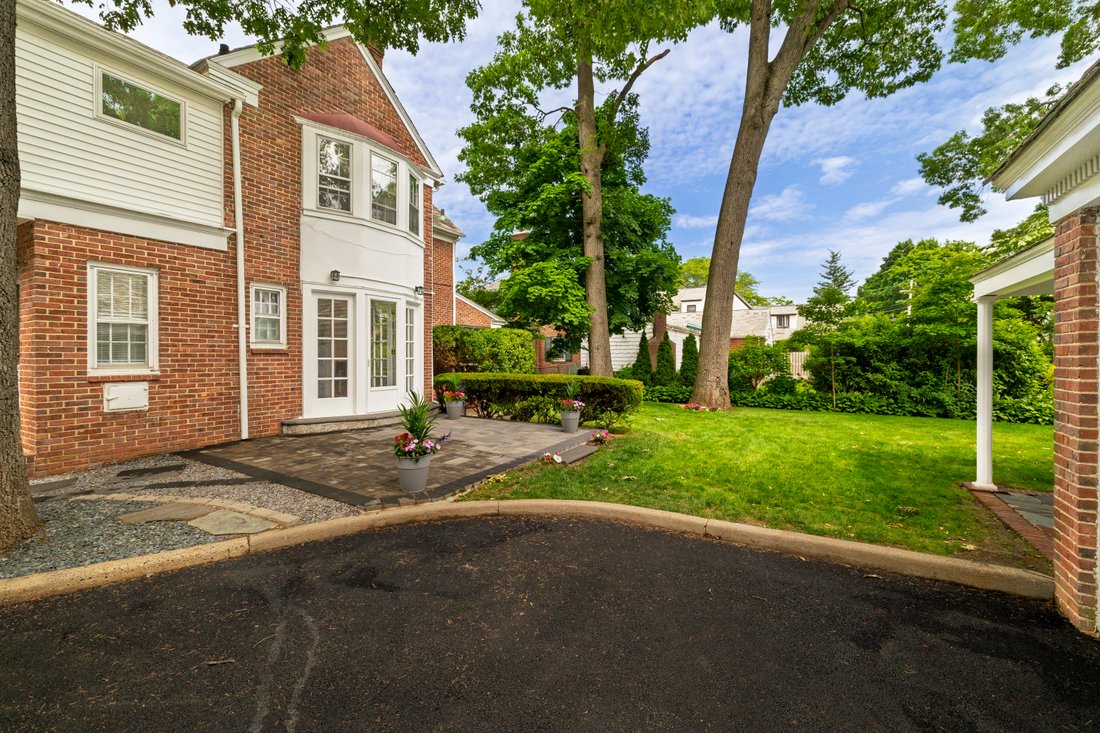 House in Rockville Centre, New York, United States 4 - 18144233