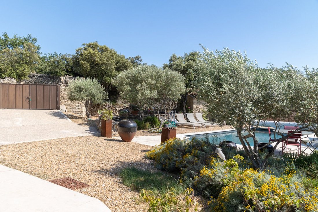 House in Gordes, Provence-Alpes-Côte d'Azur, France 3 - 18146026