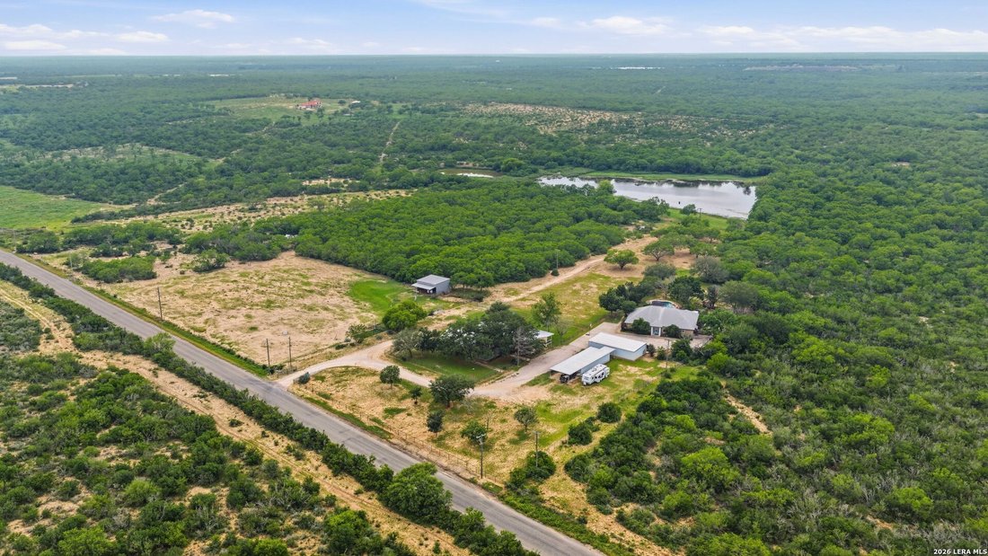 Farm Ranch in Bigfoot, Texas, United States 1 - 18145071