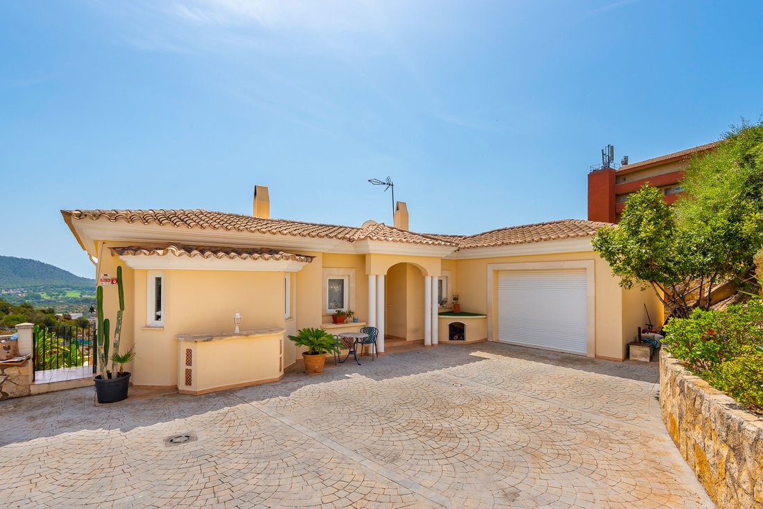 Villa in Rotes Velles, Calvia, Balearic Islands 1 - 18146743