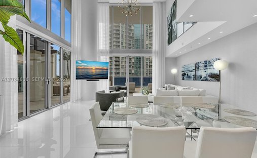 Condo in Sunny Isles Beach, Florida, United States 1