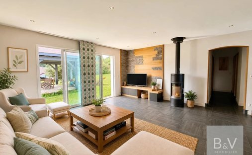 House in Urt, Nouvelle-Aquitaine, France 1