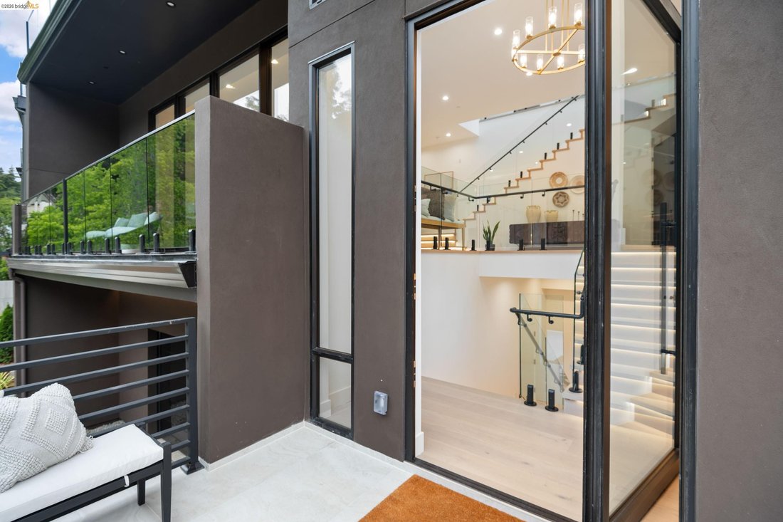 House in Oakland, California, United States 4 - 18147164