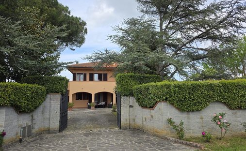 Villa a Crespina Lorenzana, Toscana, Italia 1