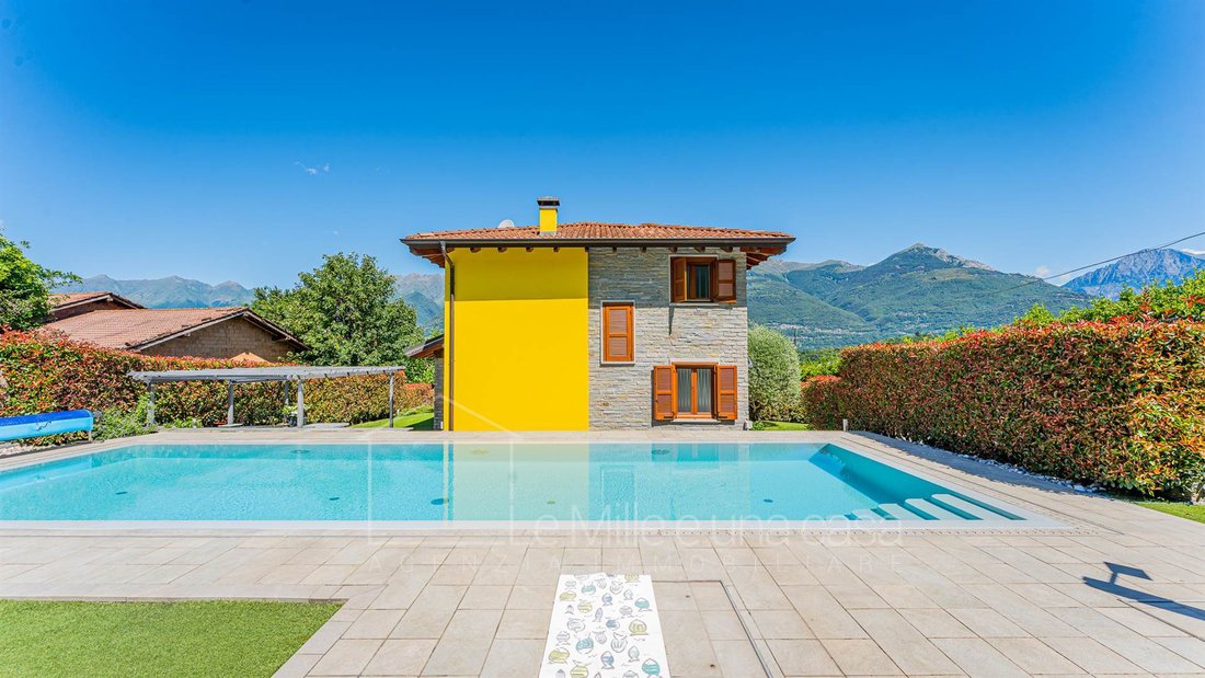 Villa in Colico Piano, Lombardy, Italy 1 - 17995064