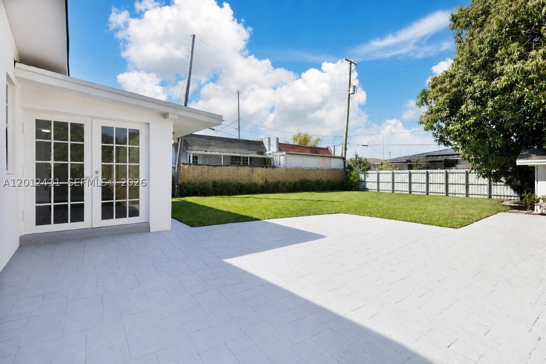 House in Hialeah, Florida, United States 5 - 17841517