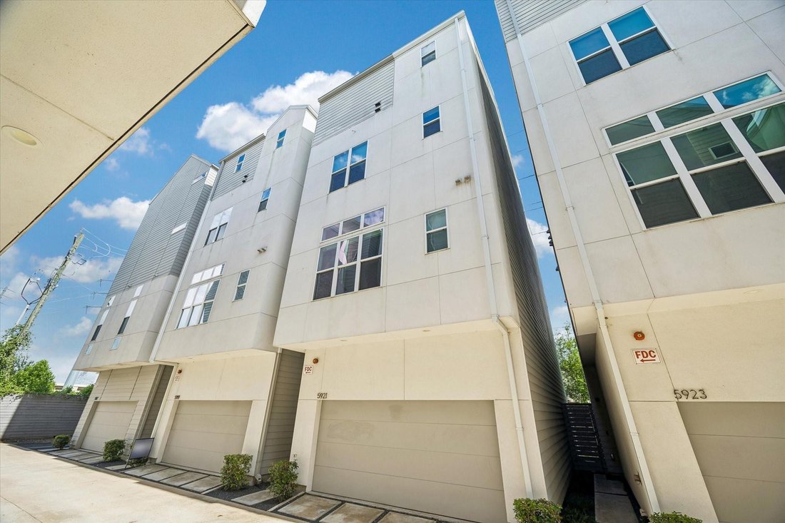House in Houston, Texas, United States 3 - 18145222