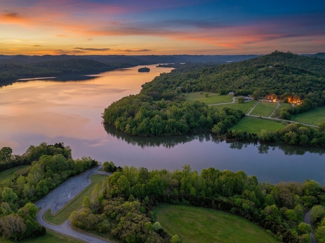 House in Elmwood, Tennessee, United States 4 - 18149492